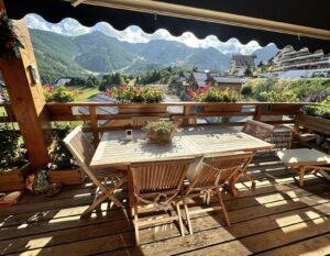 AURON – Appartement d’exception avec accès privatif, terrasse panoramique et double garage